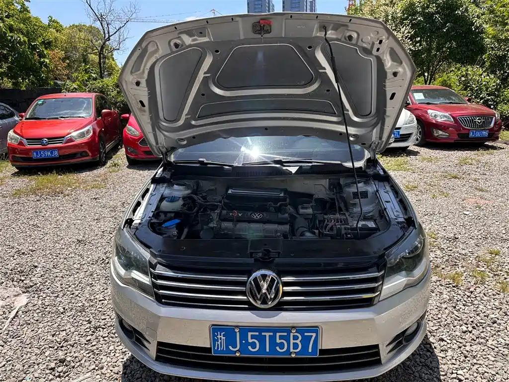 Volkswagen Bora 2013 1.6L Manual Comfort Model фото 16