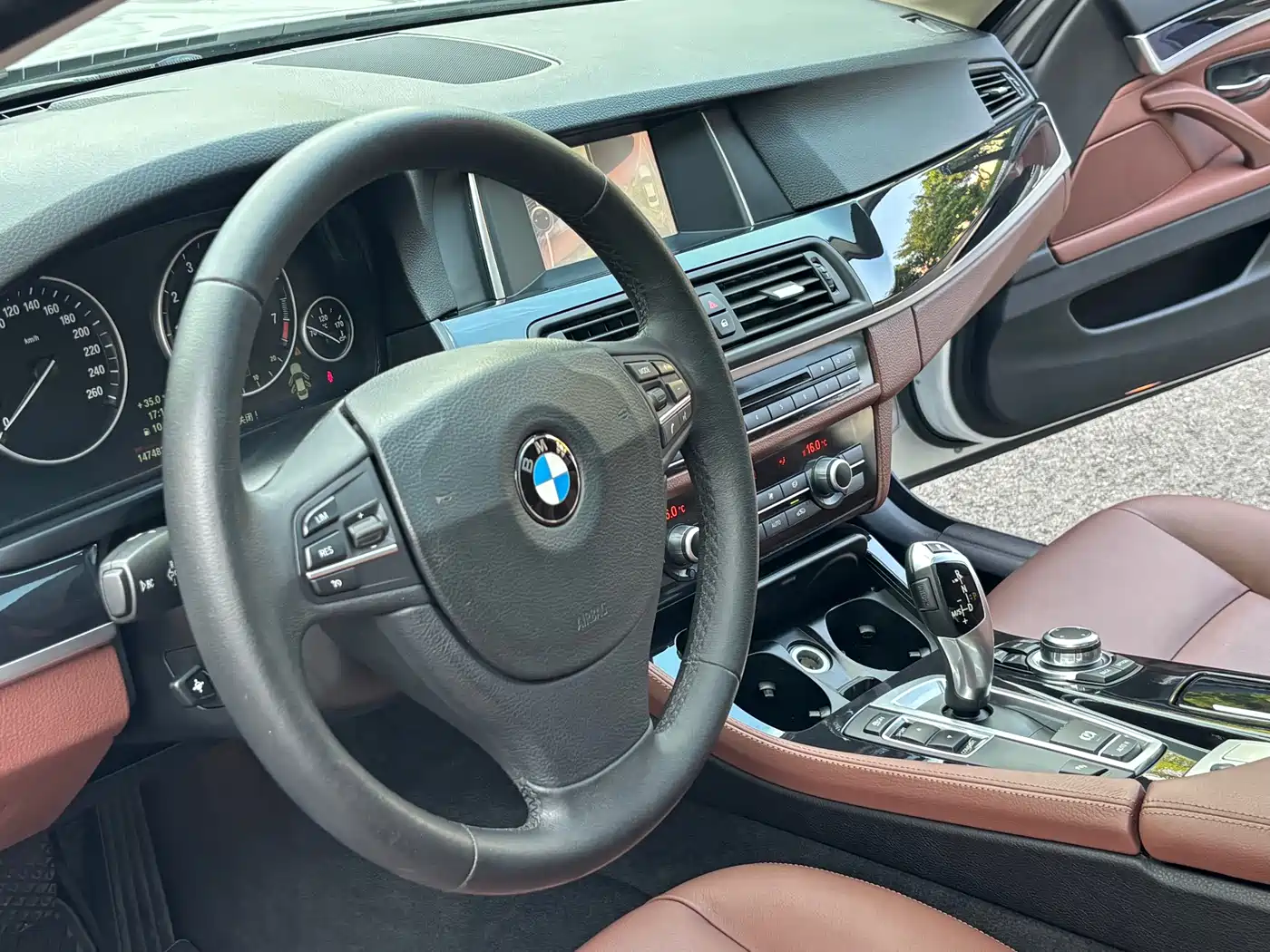 BMW 5 Series (Import) 2013 2014 520i Classic