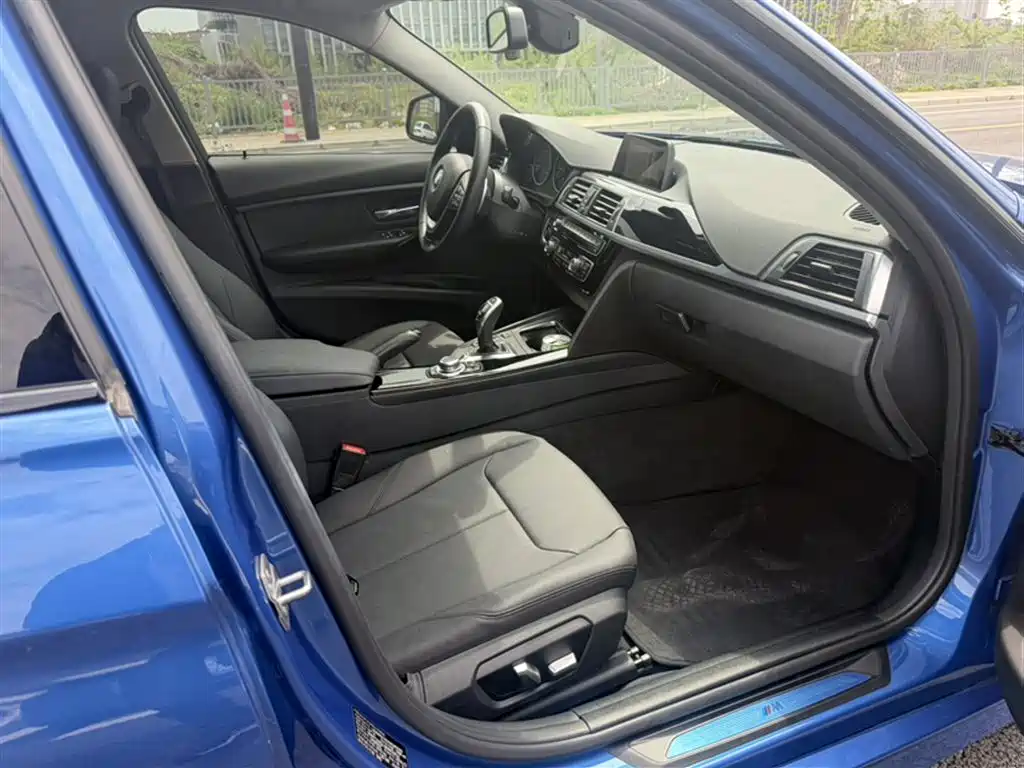 BMW 3 Series 2017 320Li M Sport фото 15
