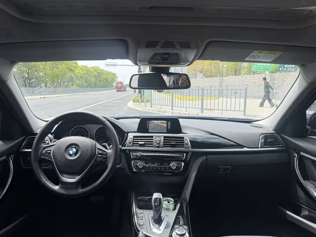 BMW 3 Series 2017 320Li M Sport фото 5