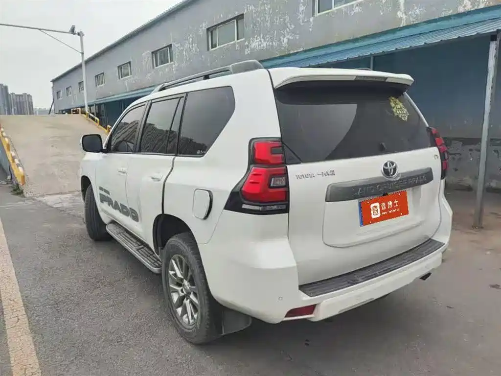 TOYOTA PRADO