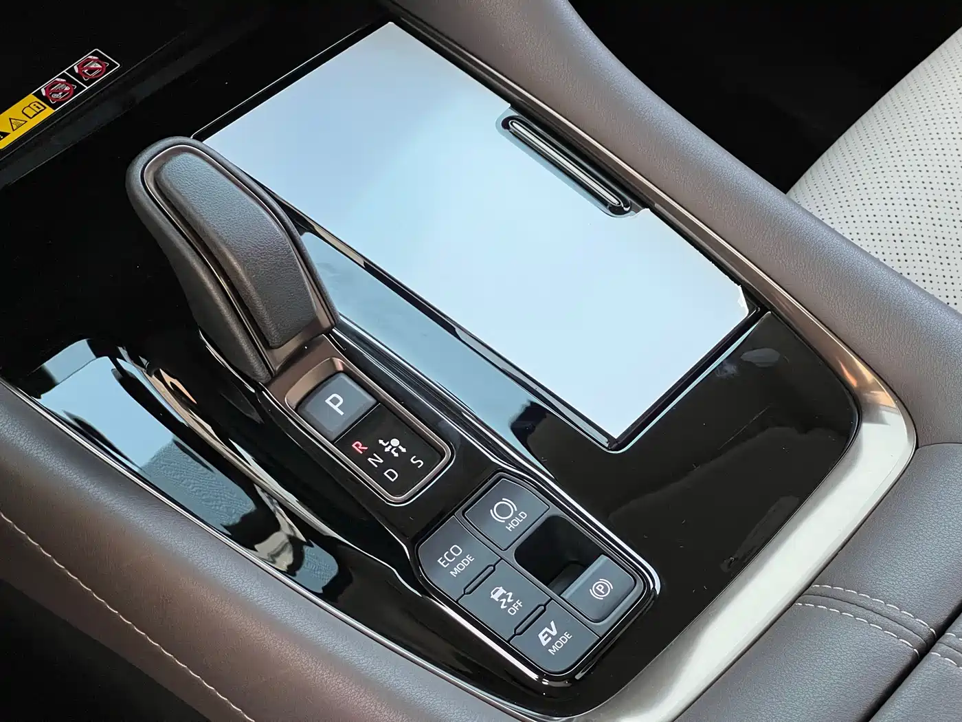 Toyota Alphard 2024 Hybrid 2.5L Ultimate Enjoyment Edition фото 20
