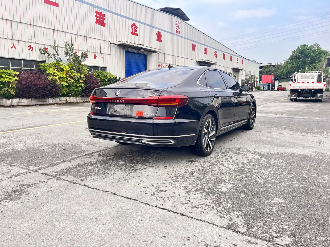 Volkswagen Passat 2022 330TSI Starlight Elite Edition фото 9