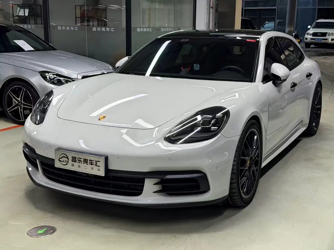 Porsche Panamera 2017 Panamera 4 Sport Turismo 3.0T