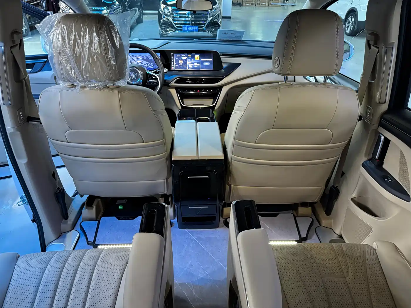 Buick GL8 2025 Land Business Class Comfort DG Edition фото 8
