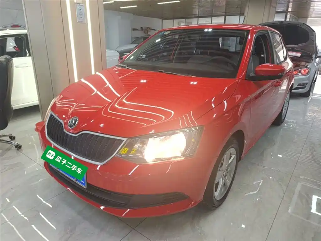 Škoda Fabia 2017 1.4L Auto Car Enjoy Edition фото 2