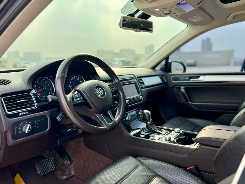 Фото 12 - Volkswagen Touareg