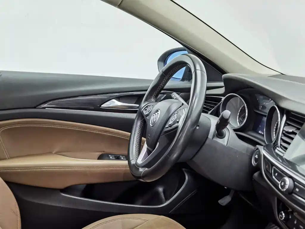 صورة 22 - Buick Regal