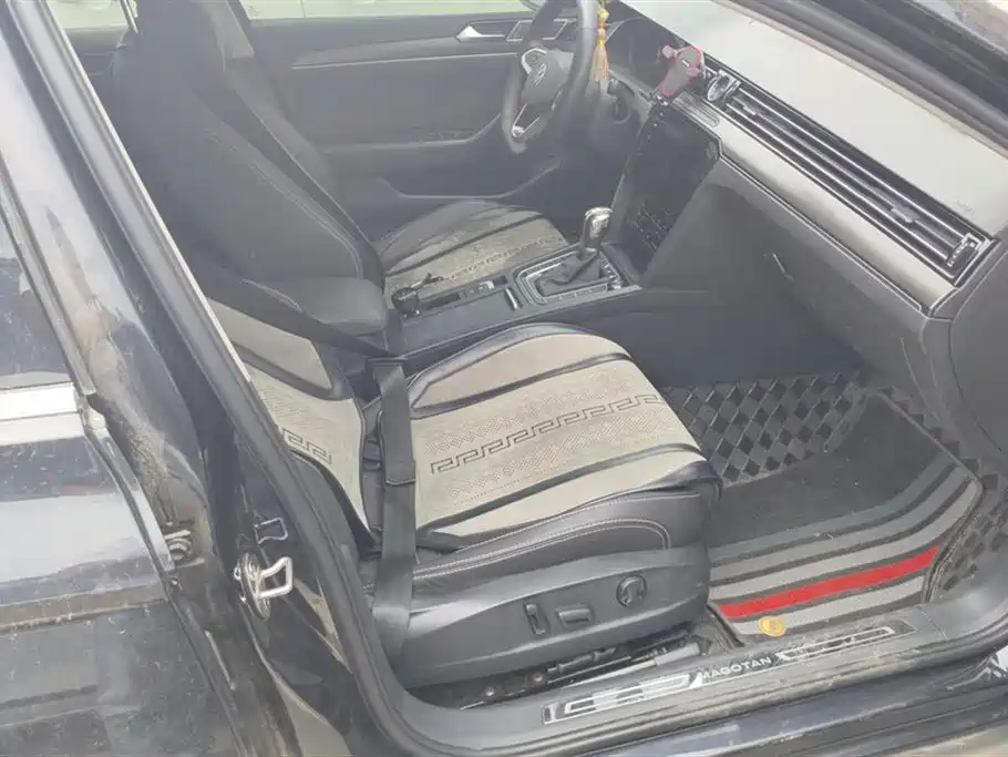 Volkswagen Magotan 2020 330TSI DSG Luxury фото 8