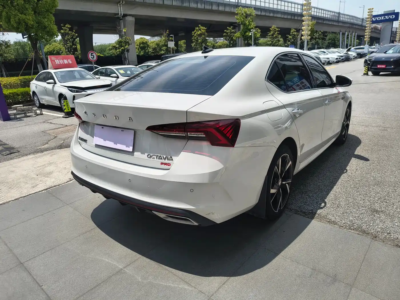 Škoda Octavia 2023 PRO TSI280 Premium Edition фото 5