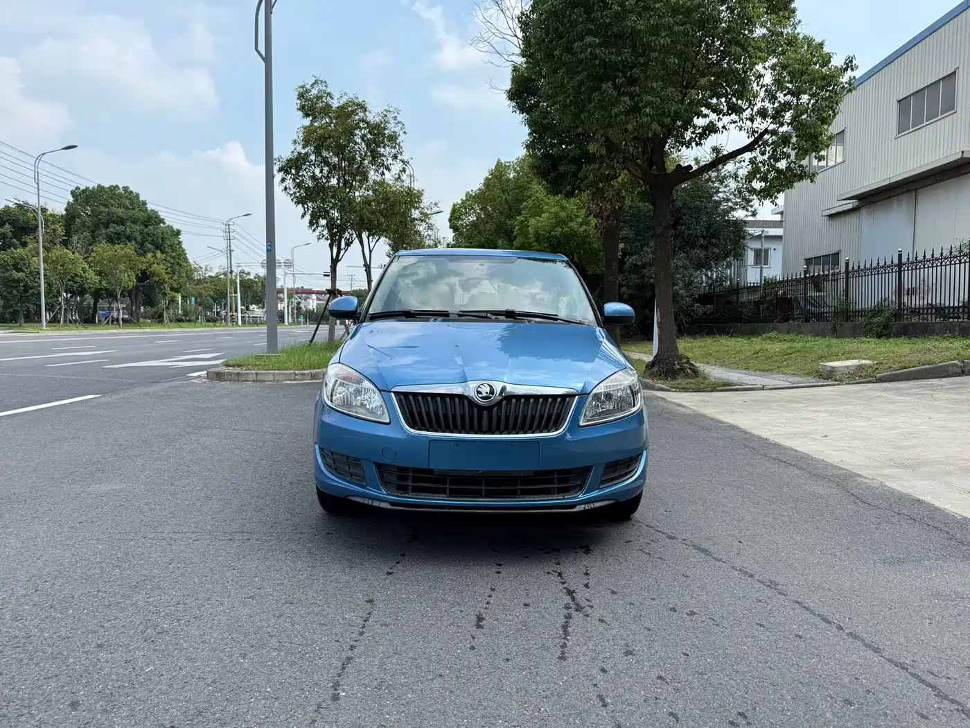 Škoda Fabia 2014 1.4L Automatic Crystal Edition фото 2