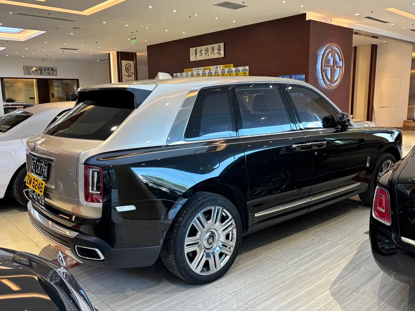 Rolls-Royce Cullinan 2018 4-Seater Version фото 3