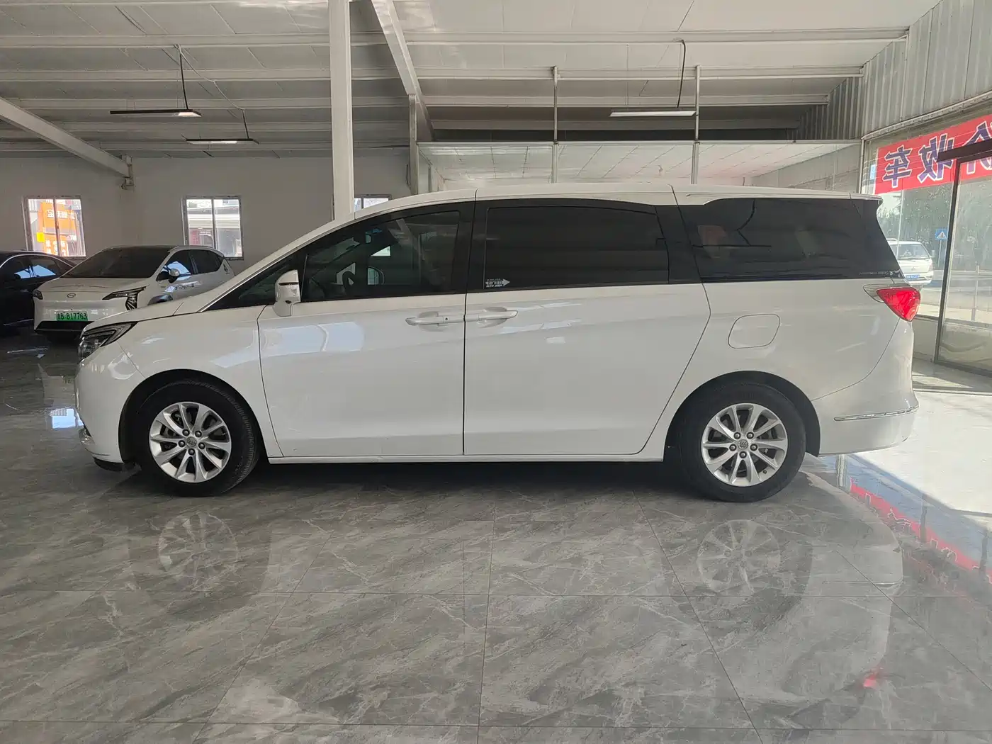 Buick GL8 2018 ES 28T Luxury Type China VI фото 3
