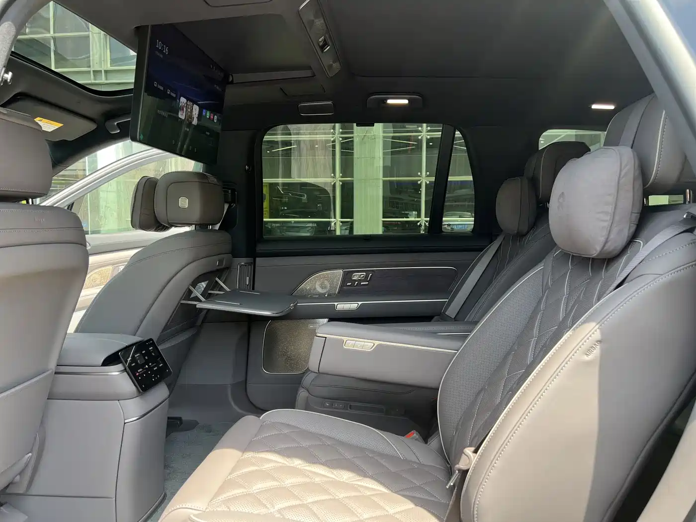 NIO ES8 2026 2025 Model 6-Seat Executive Luxury Edition