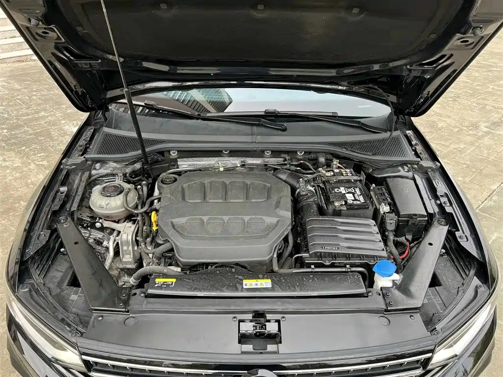Volkswagen Magotan 2023 Model 2 Million Commemorative Edition 330TSI DSG Luxury фото 17