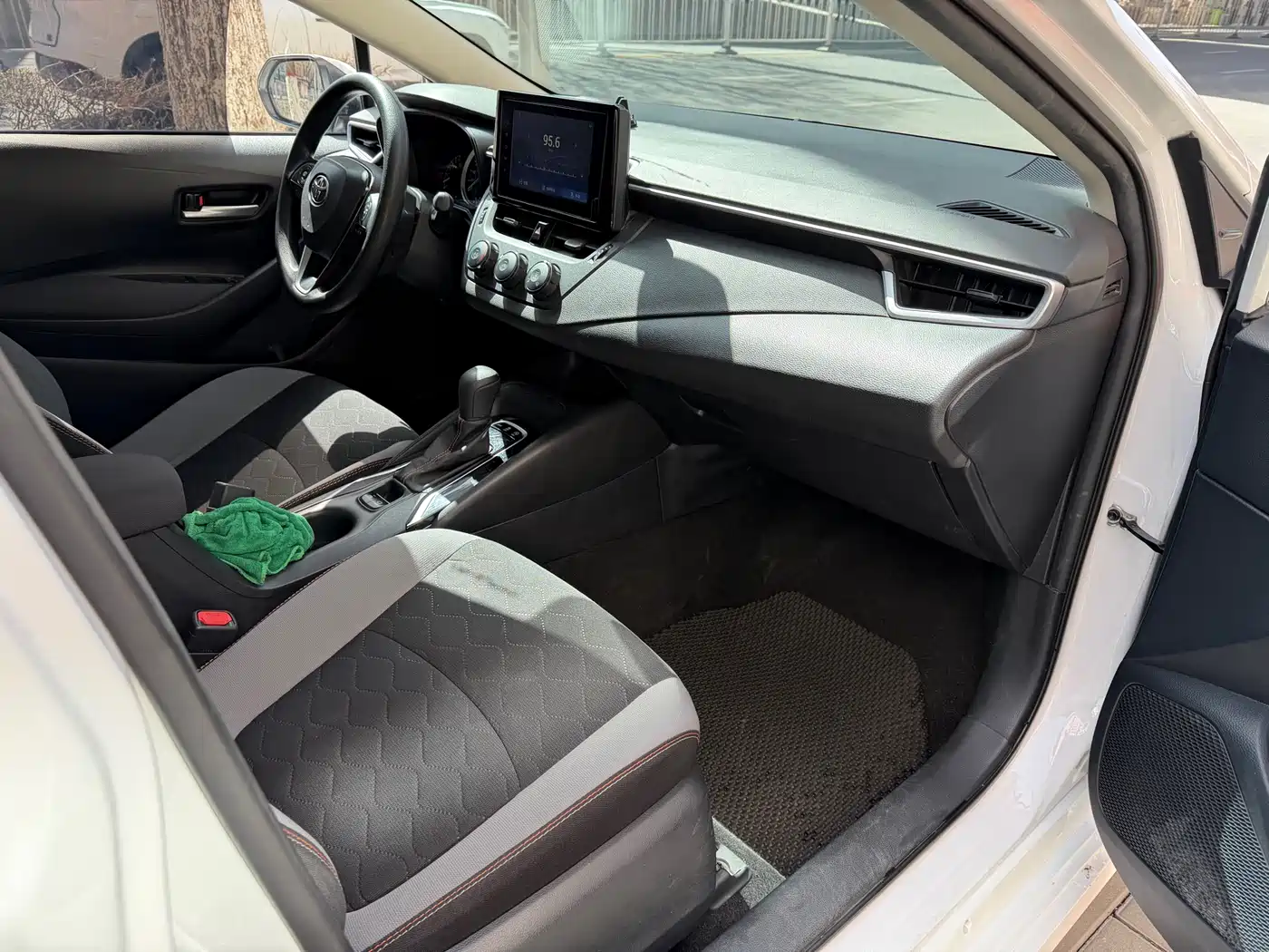 Toyota Corolla 2023 1.2T Pioneer Edition фото 8