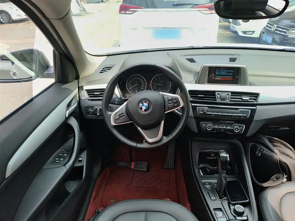 BMW X1 2018 sDrive20Li Leading Model фото 11