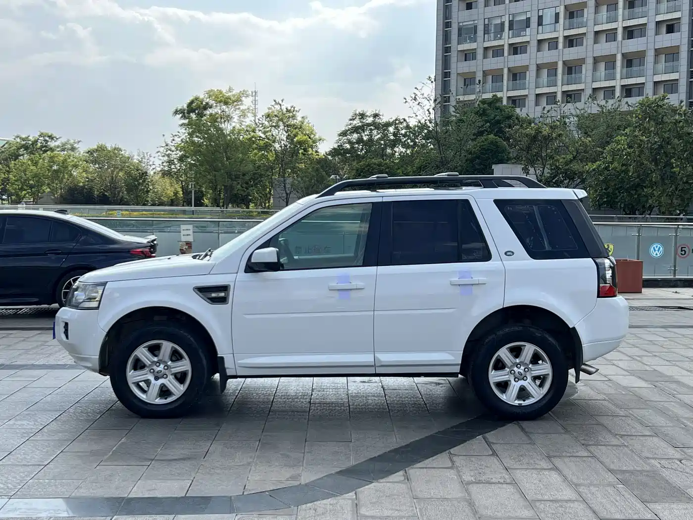 Land Rover Freelander 2 2014 2.2T SD4 S Diesel Edition фото 8