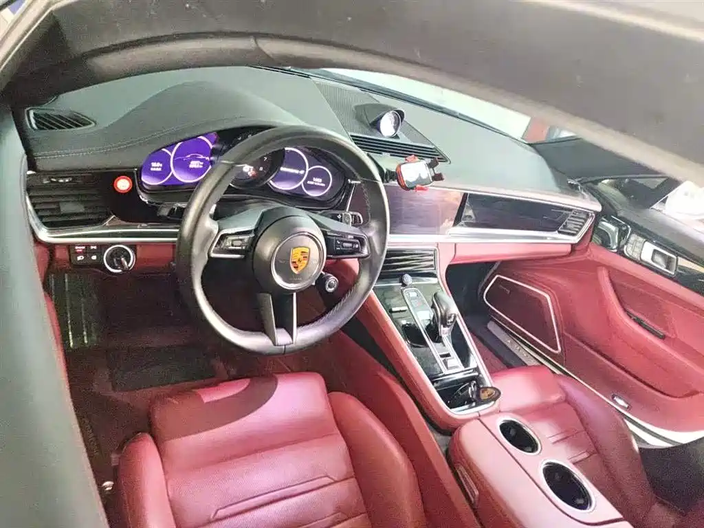 PORSCHE PANAMERA