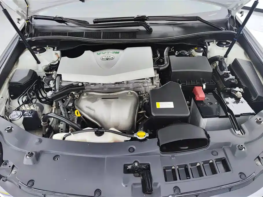 Toyota Camry 2016 2.0G 10th Anniversary Leading Edition фото 10