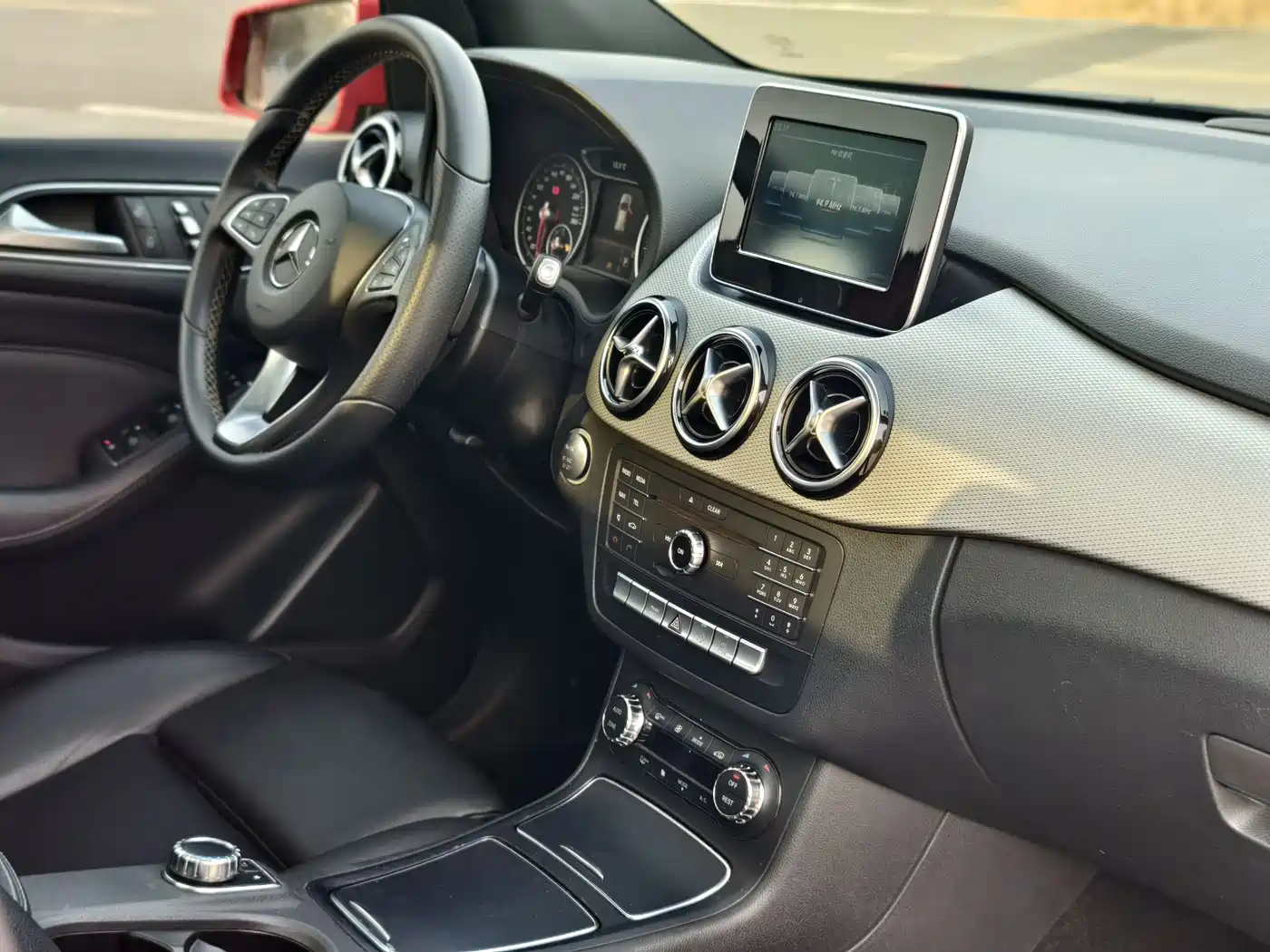 Mercedes-Benz B-Class 2017 B 200 Luxury фото 13