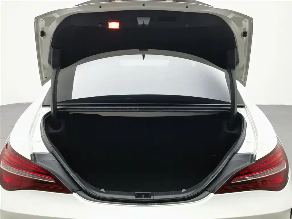 Mercedes-Benz CLA (Import) 2017 CLA 220 4MATIC фото 16