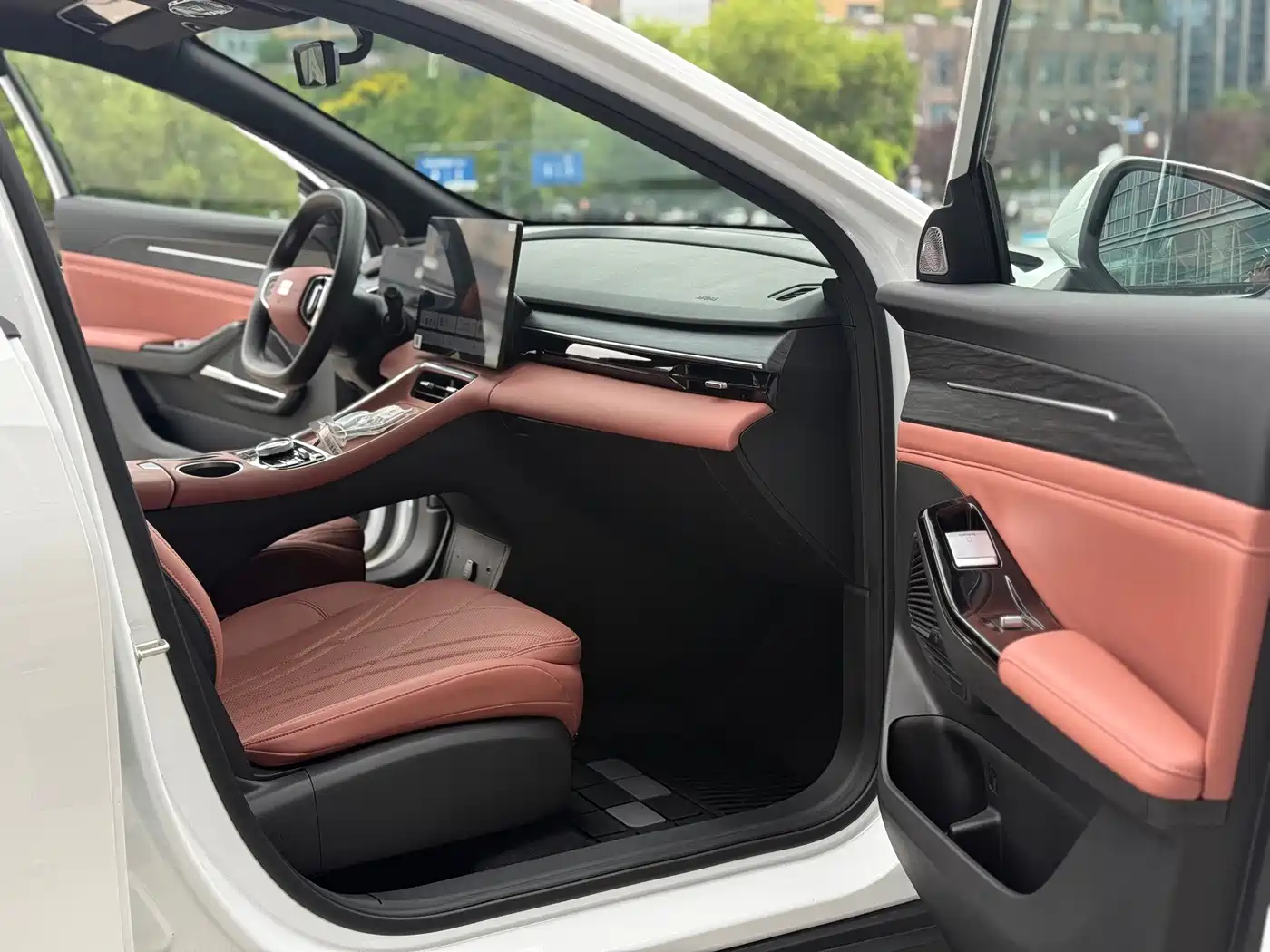 Geely Galaxy Galaxy L6 2026 2025 EM-i 140km Voyage Edition