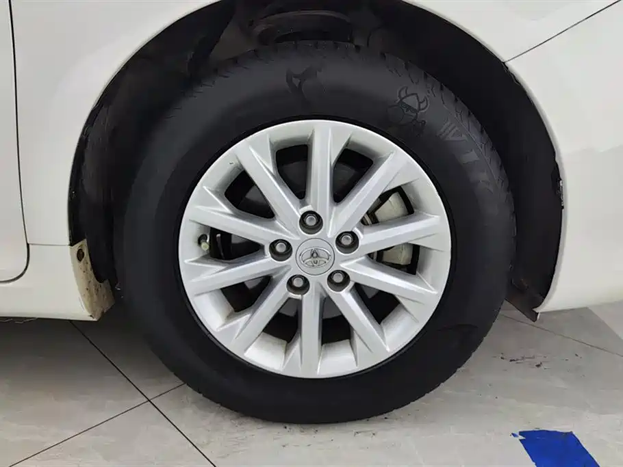 Toyota Camry 2016 2.0G 10th Anniversary Leading Edition фото 6