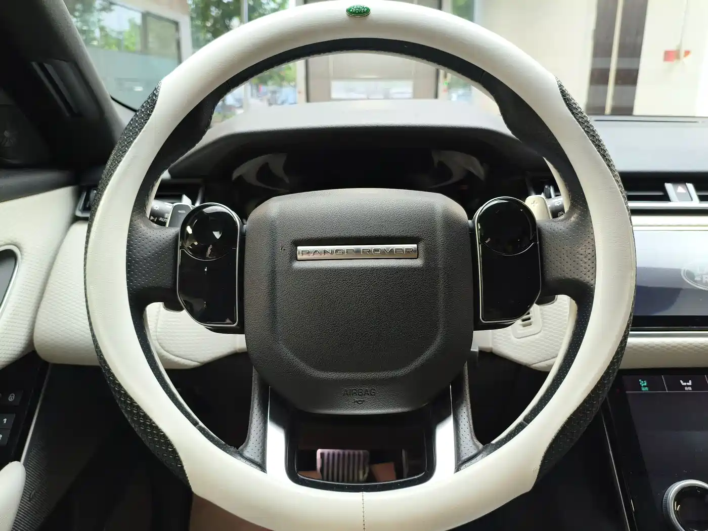 Land Rover Range Rover Velar 2017 P380 R-DYNAMIC SE фото 13