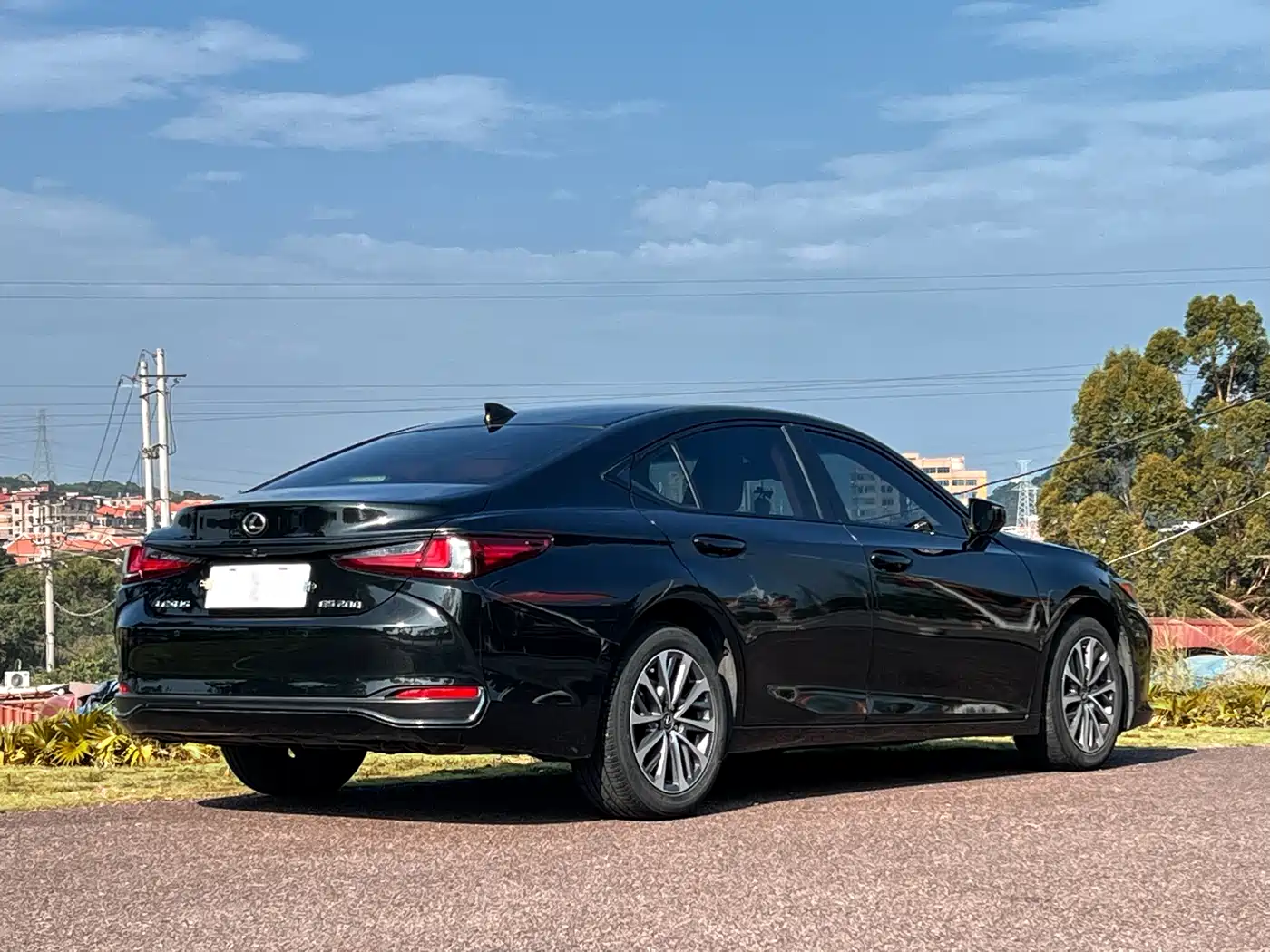 Lexus ES 2023 200 Excellence Edition фото 7
