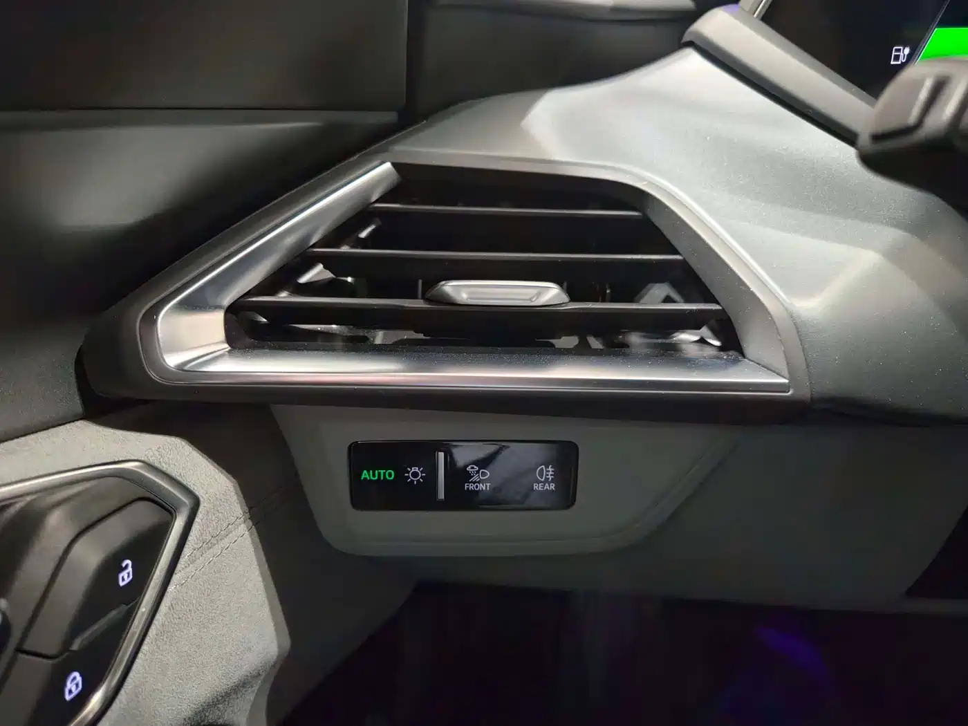 Audi e-tron GT 2023 Base Model фото 11