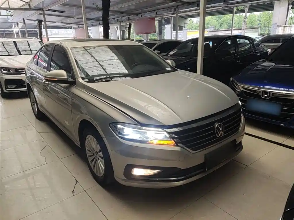 Volkswagen Lavida 2021 1.5L Auto Comfort Edition фото 4