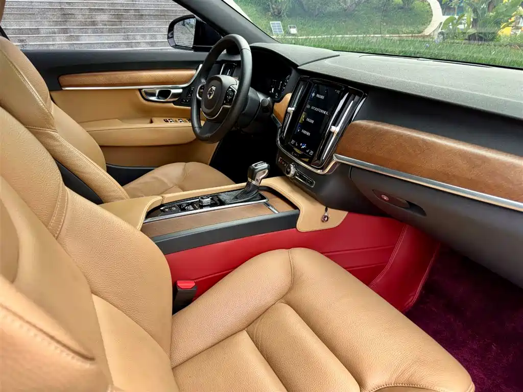 Фото 12 - Volvo S90