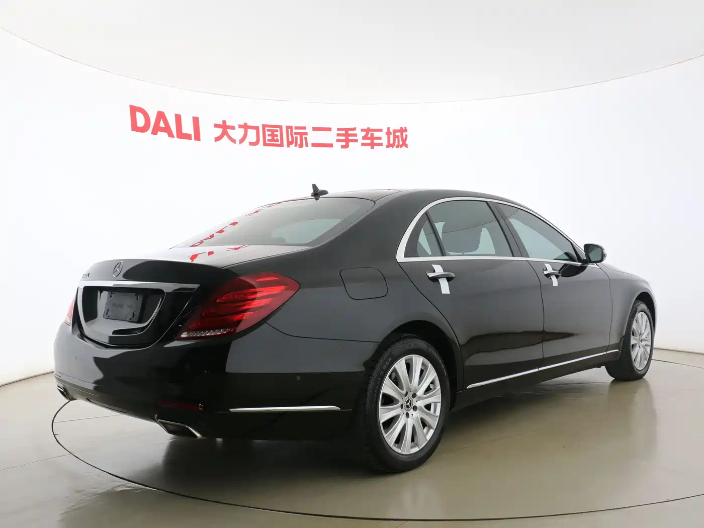 Mercedes-Benz S-Class 2016 S 320 L Business Edition фото 12