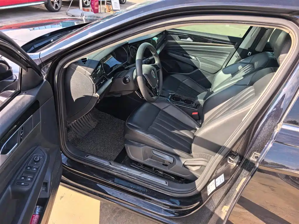 Volkswagen Passat New Energy 2020 430PHEV Hybrid Elite (China VI) фото 9