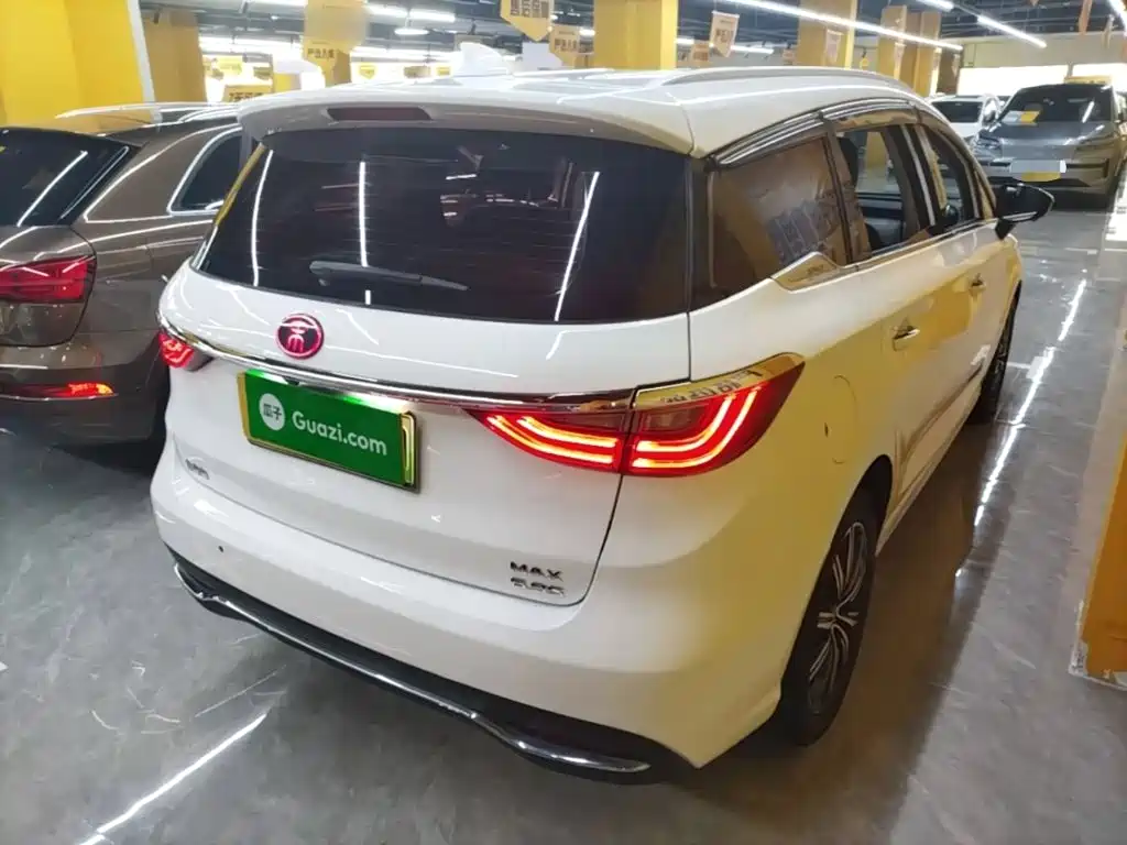 BYD Song MAX New Energy 2019 2019 DM 1.5T Smart Connection Enjoyment 6-seater China VI