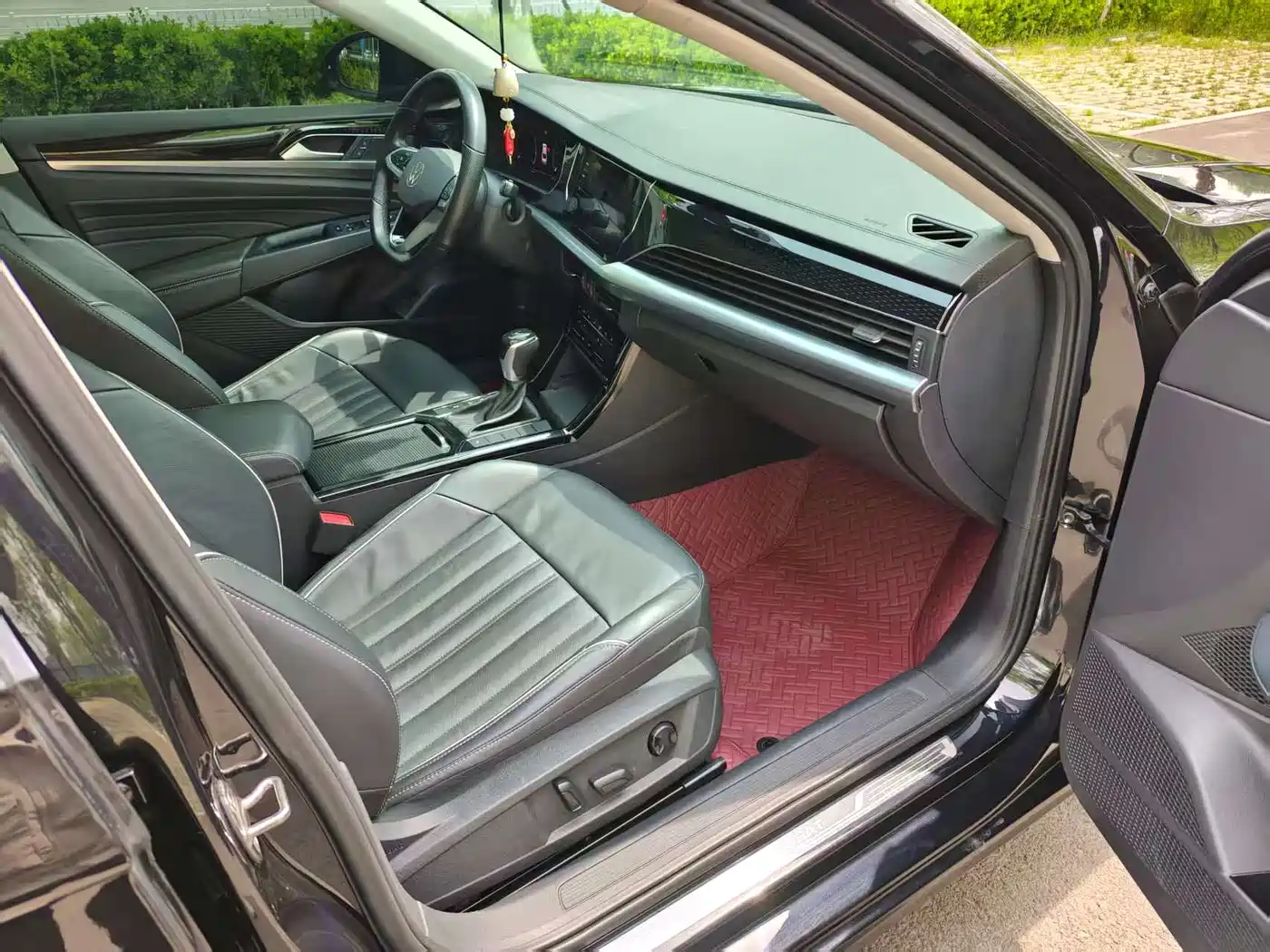 Volkswagen Passat 2022 330TSI Starlight Elite Edition фото 10