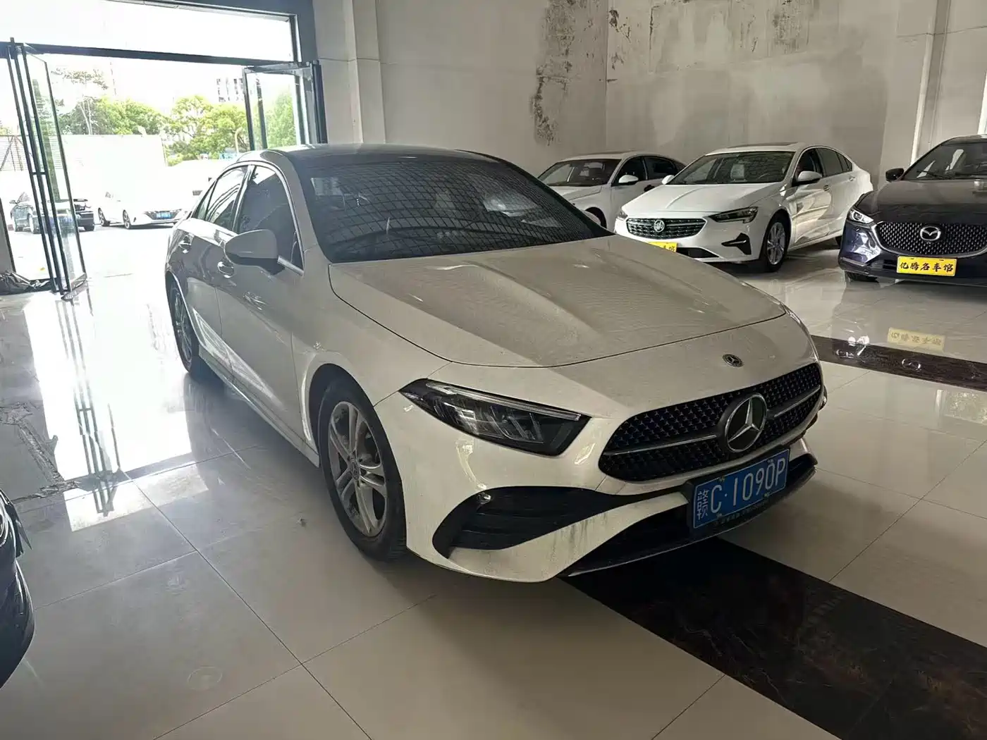 Mercedes-Benz A-Class 2023 A 180 L фото 3