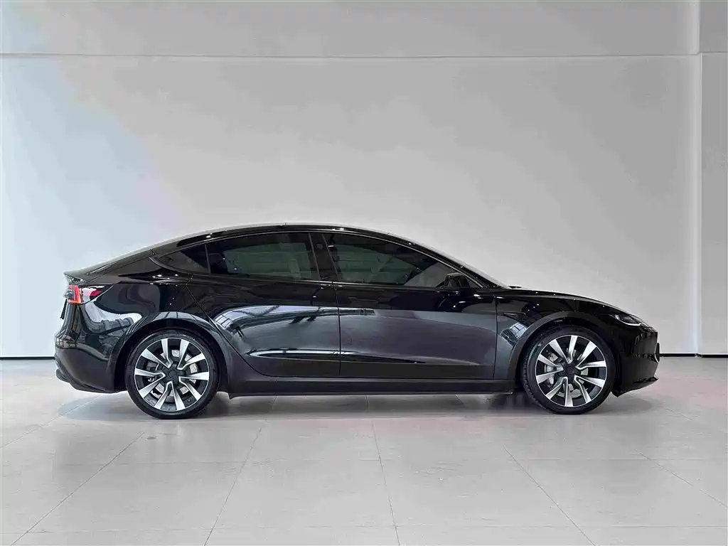 Tesla Model 3 2026 2025 Model Year Facelift Long Range All-Wheel Drive