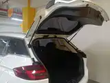 Фото 16 - Geely Atlas