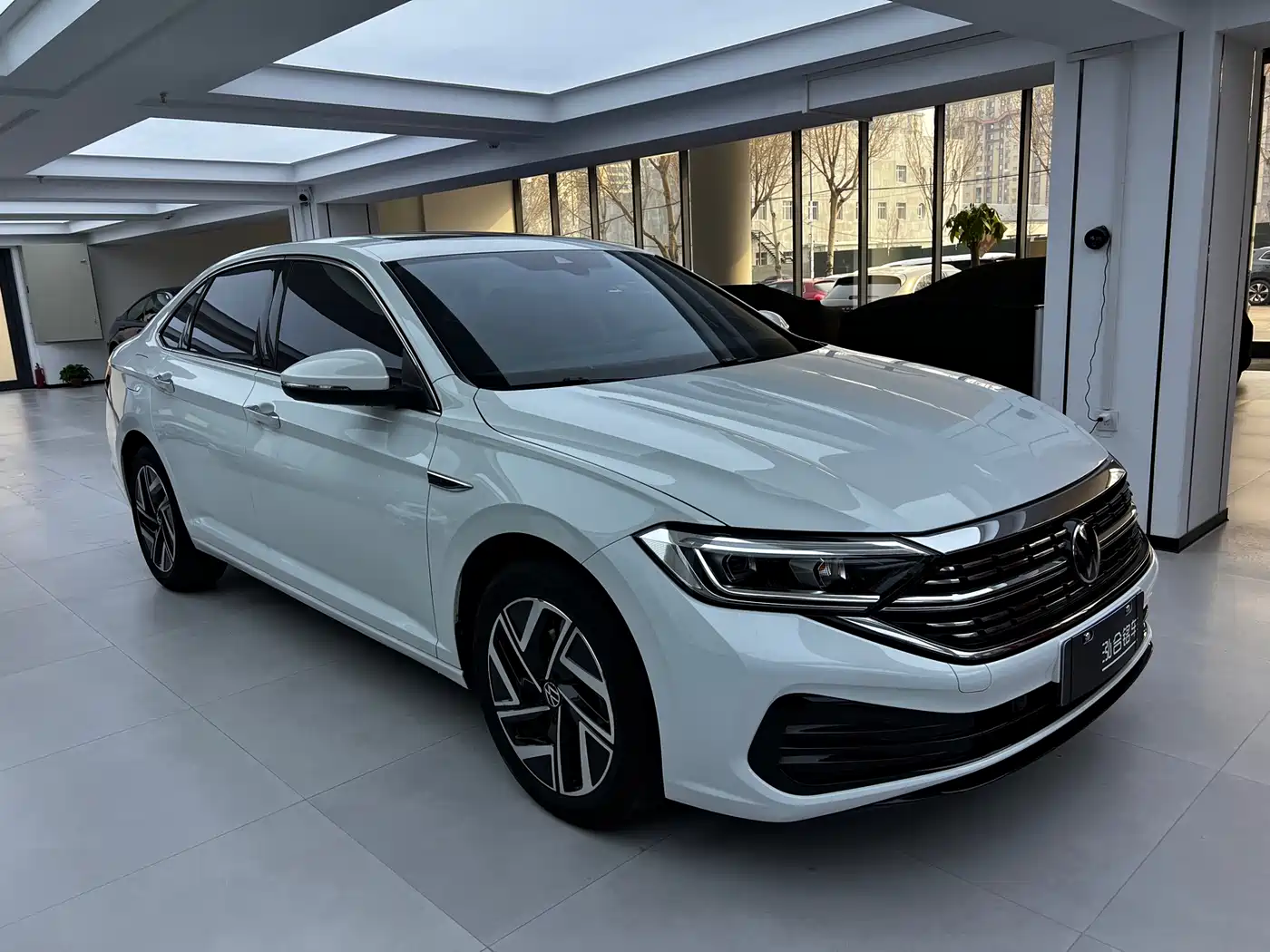Volkswagen Sagitar 2024 300TSI DSG Surpass Edition фото 3