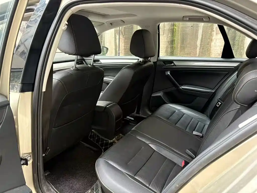 Volkswagen Bora 2017 1.6L Manual Comfort Edition фото 17
