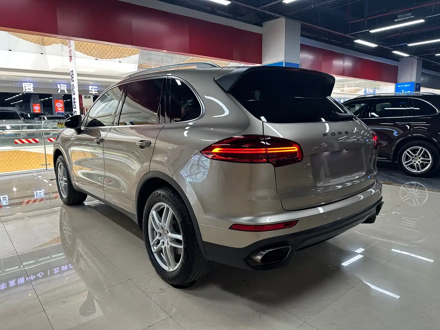 Porsche Cayenne 2016 Cayenne Platinum Edition 3.0T фото 6