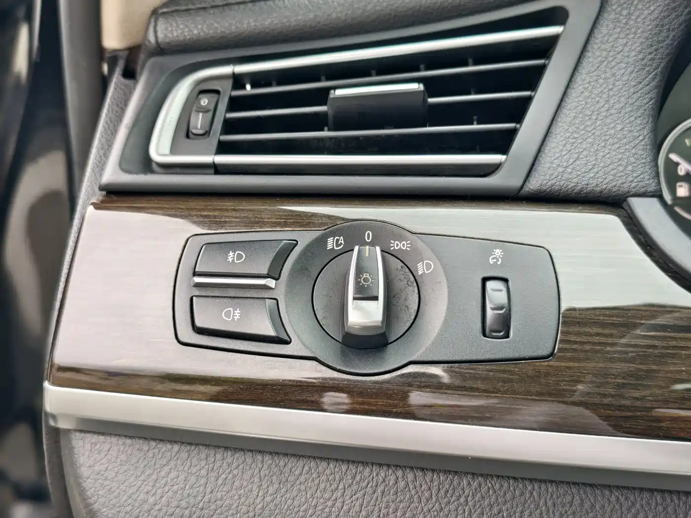 BMW 7 Series 2011 740Li Steinway Limited Edition фото 27
