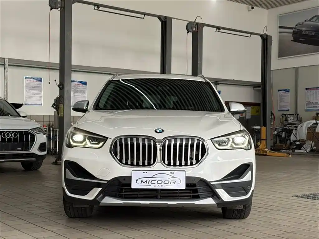 BMW X1 2022 sDrive20Li Premium фото 2