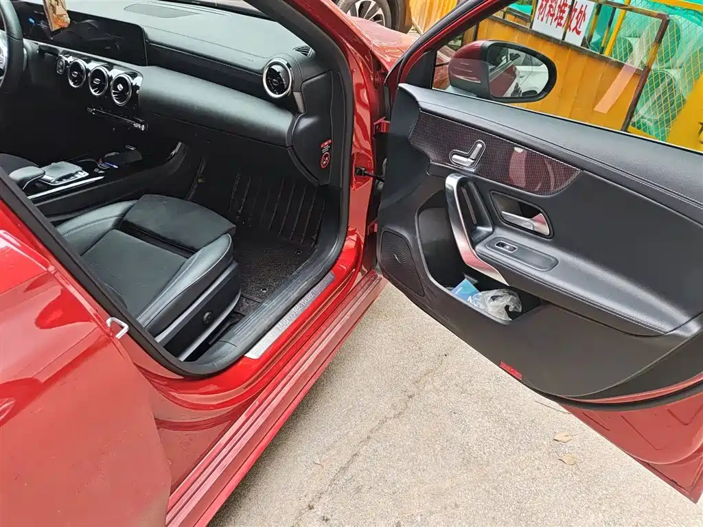 Mercedes-Benz A-Class 2019 Facelift A 200 L Sports Sedan фото 20