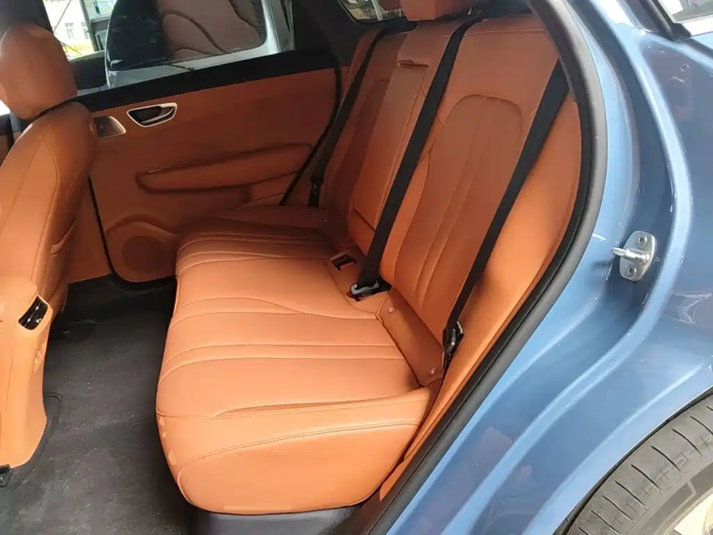 Photo 17 - Shangjie SUV