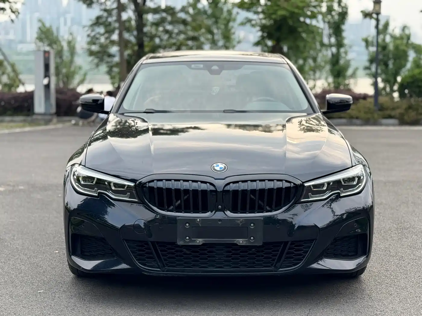 BMW 3 Series 2021 325i M Sport Night Edition фото 2