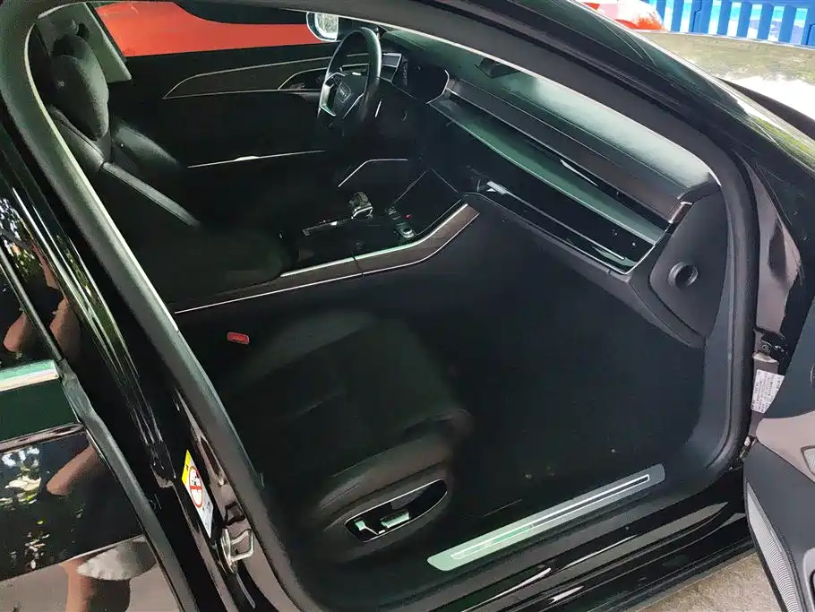 Audi A8 2021 A8L 55 TFSI quattro Premium фото 8