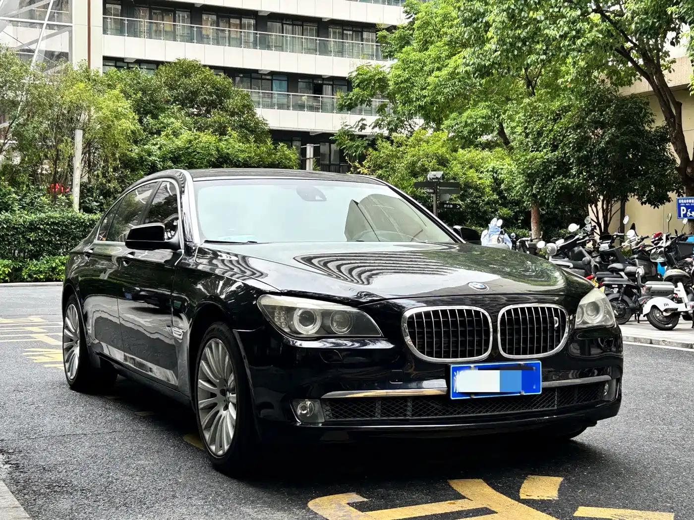 Фото 3 - BMW 7 Series
